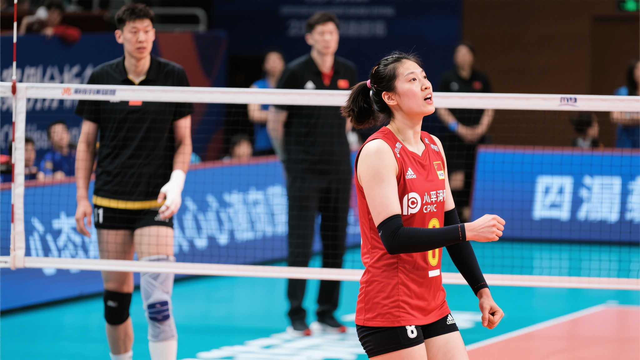 也幫助他與 也幫助他與